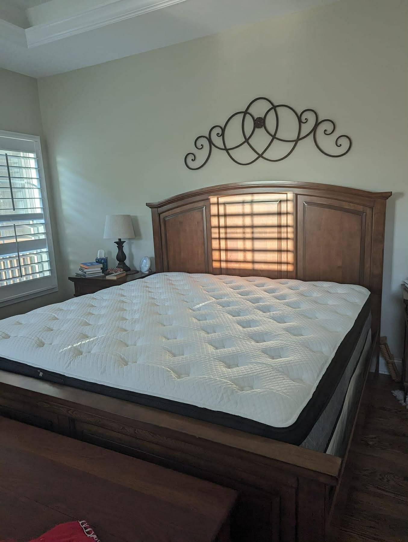 new low cost high quality lexury mattress on bed 1